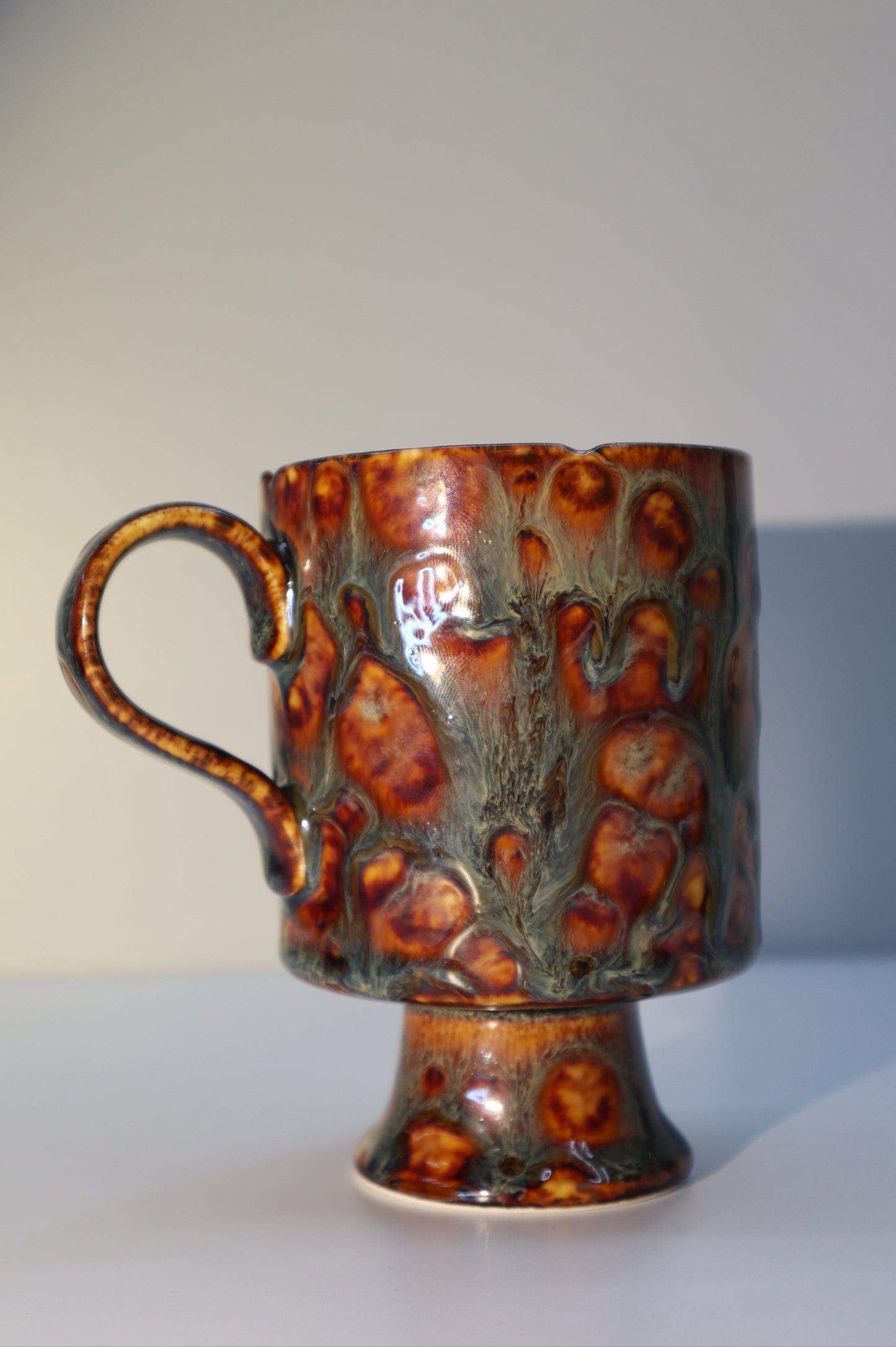 Flou • Handmade Marbled Amber Glaze Ceramic • Mug Unique Glaze • Artisan Stoneware • Vintage-Style Stoneware Coffee Cup • Sculptural Pottery